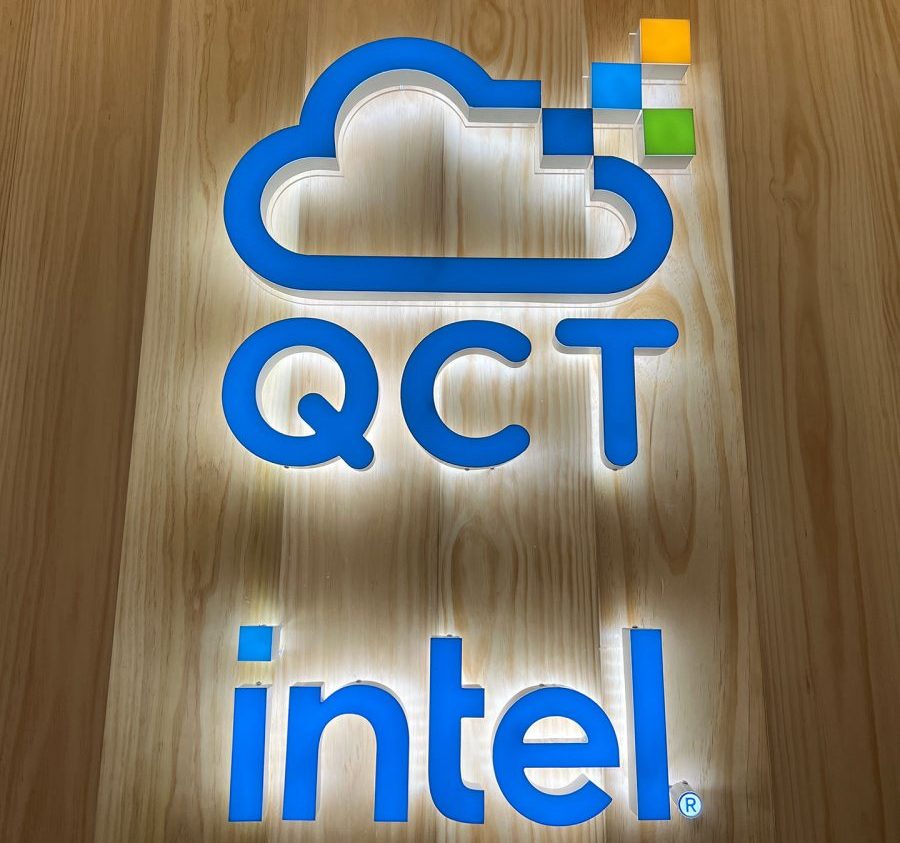 QCT+Intel-Logo